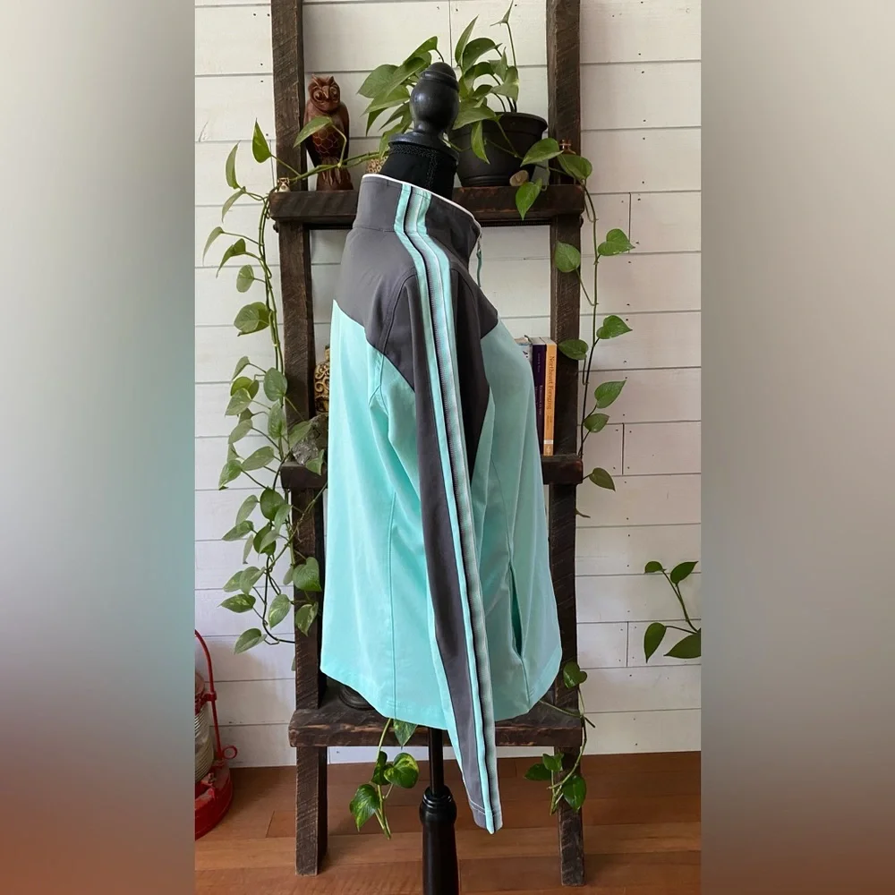 Made for Life: Sporty Mint Green and Gray Ski Jacket with Performance Material